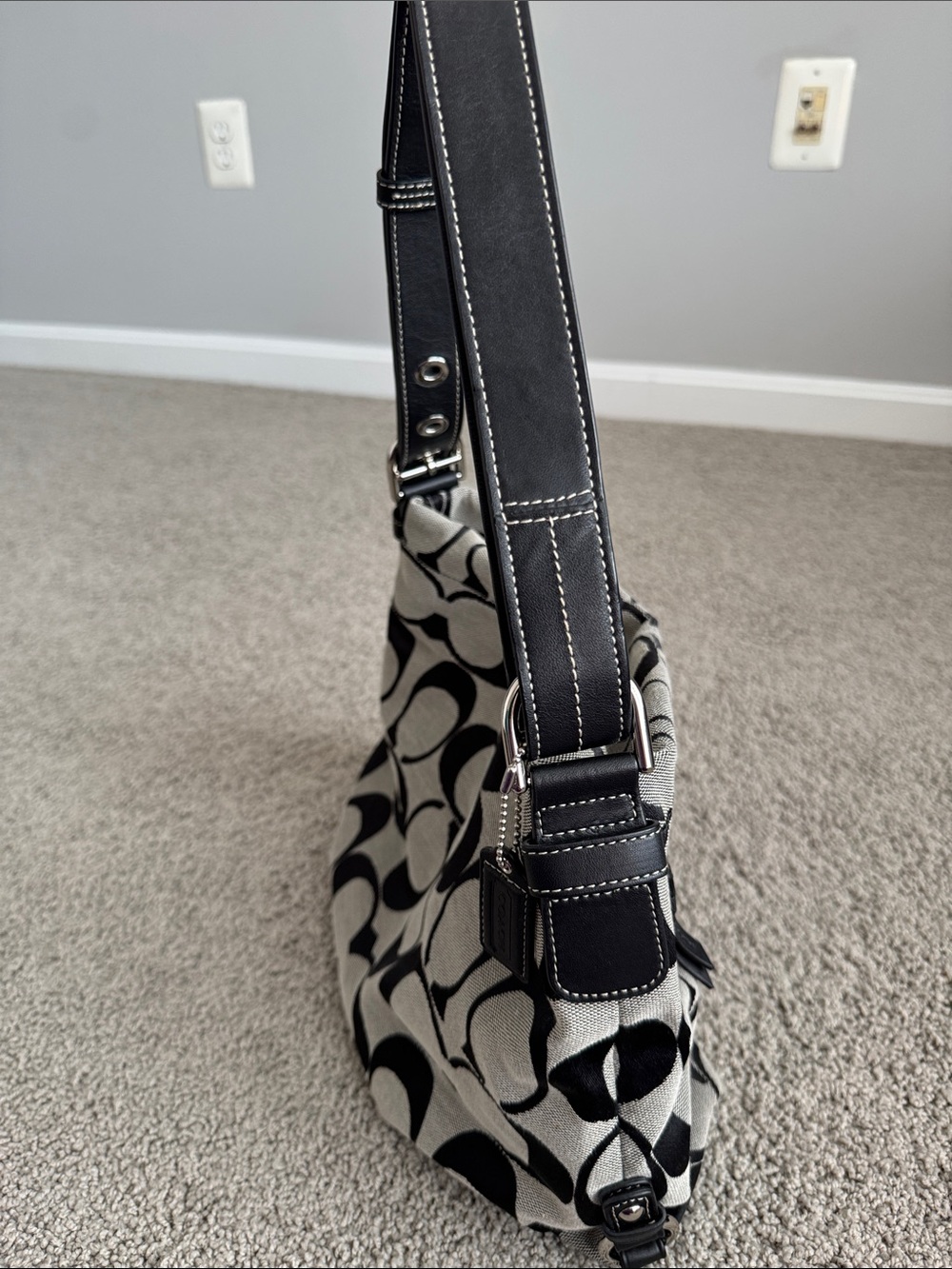 Coach Black and Gray Signature Hobo Shoulder Bag - Picture 4 of 7
